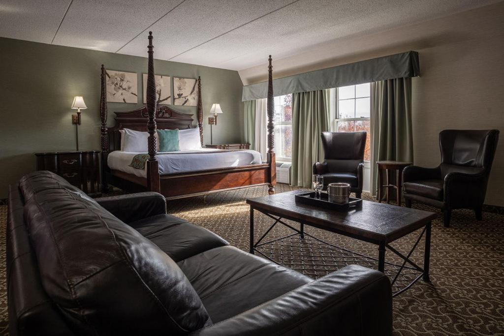 D. Hotel Suites & Spa Holyoke Exterior foto